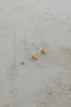 Oorbellen|Sieraden*By bar PD cross | gold