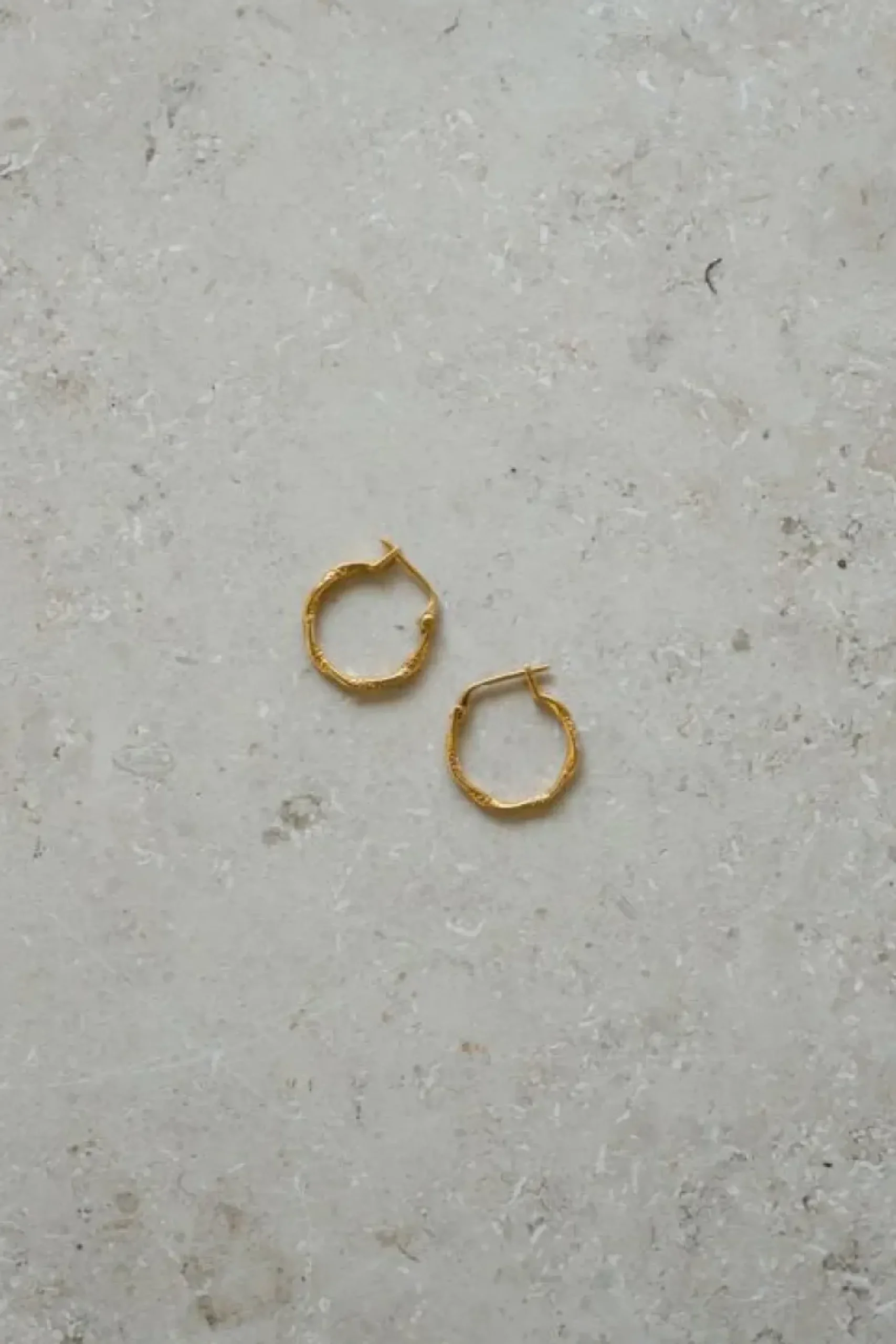 Oorbellen|Sieraden*By bar PD mila round earring large | gold